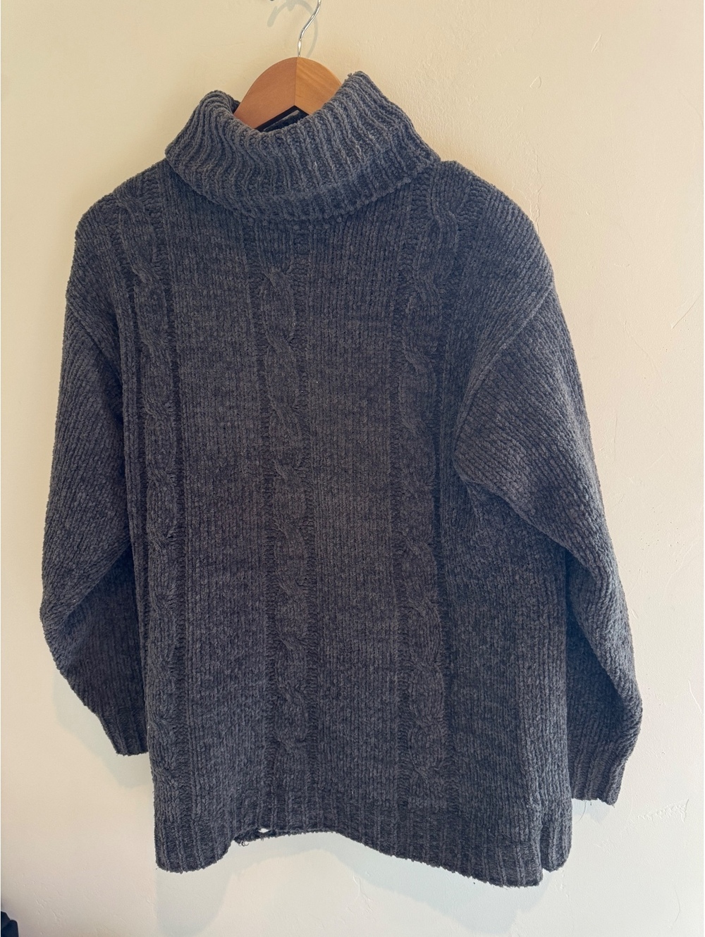 American Angel Charcoal Gray Chenille Cable Knit Turtleneck Sweater Size Medium